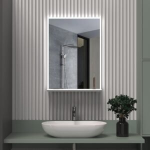 LULA SMART 600×800 mm taisnstūra LED spogulis ar priekšējo apgaismojumu, integrētu plauktiņu un bezvadu lādētāju